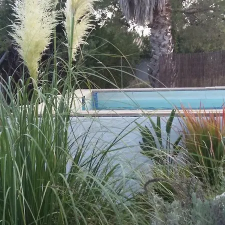 Angeles Piscine Privee Pour 20 Personnes Bed & Breakfast